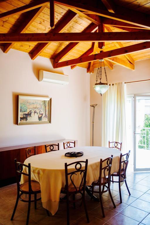 Loft Near The Beach Loutraki  Ngoại thất bức ảnh