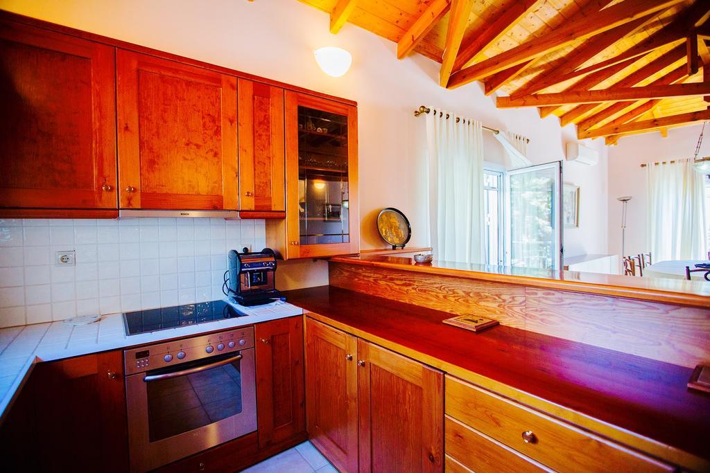 Loft Near The Beach Loutraki  Ngoại thất bức ảnh